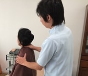 鍼灸での首治療です。