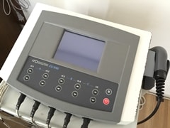 超音波治療器、ハイボルテージが使えます。